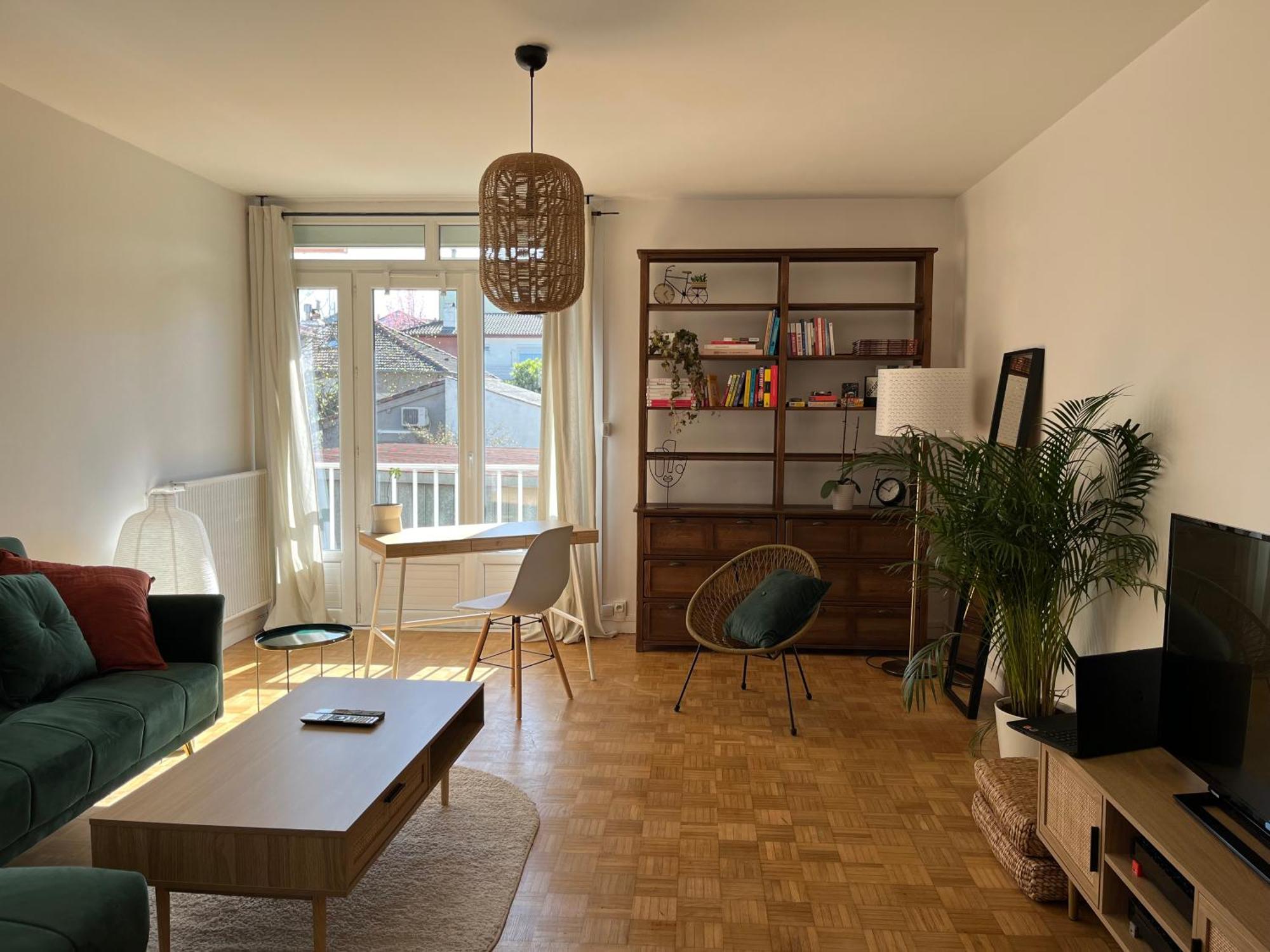 Chambre Lumineuse Homestay *